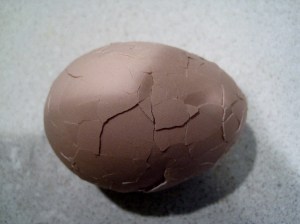 teaeggs_crackeggs